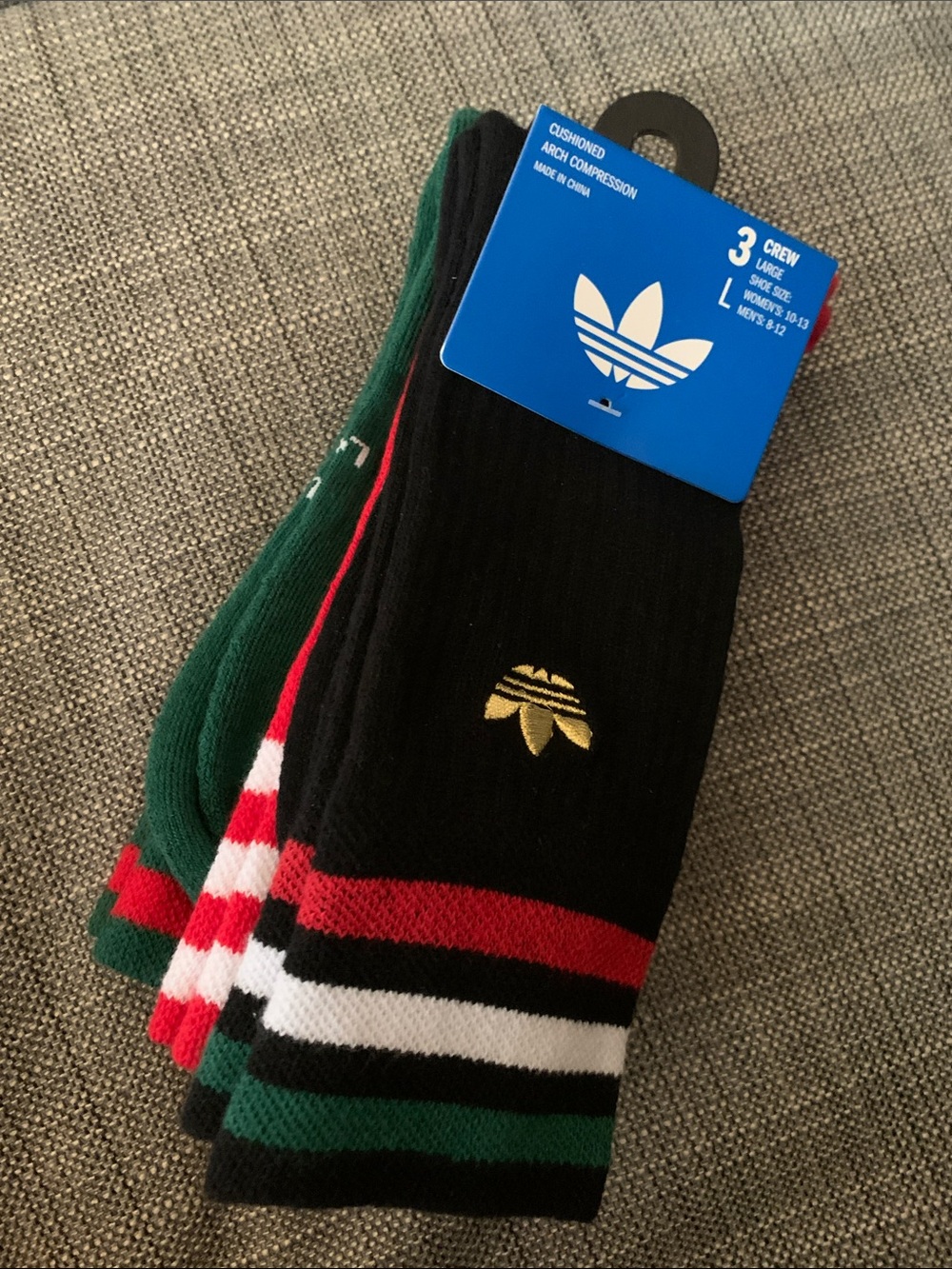 Men’s NWT Sz Large 3-Pack Crew Athletic Socks in Black/Green/Red
